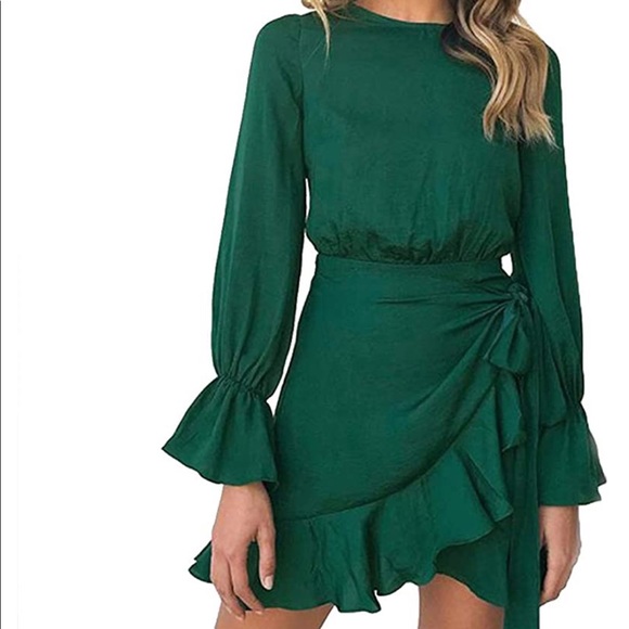 Dresses & Skirts - Green Long Sleeve Tie Mini Dress